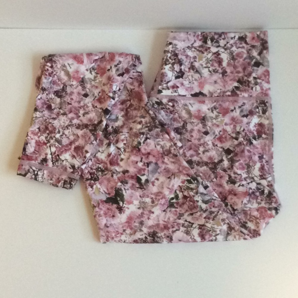 **SOLD**Lululemon Full Length Leggings Size 8